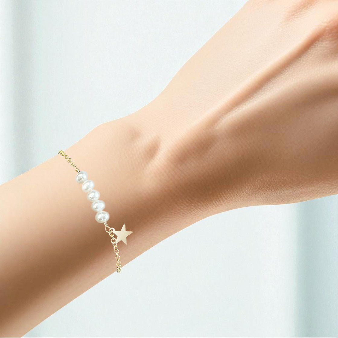 White Pearl Column with Star Charm Bracelet
