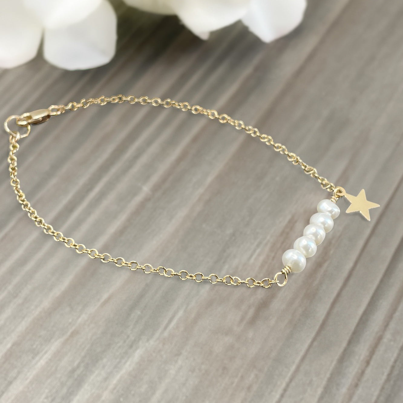 White Pearl Column with Star Charm Bracelet