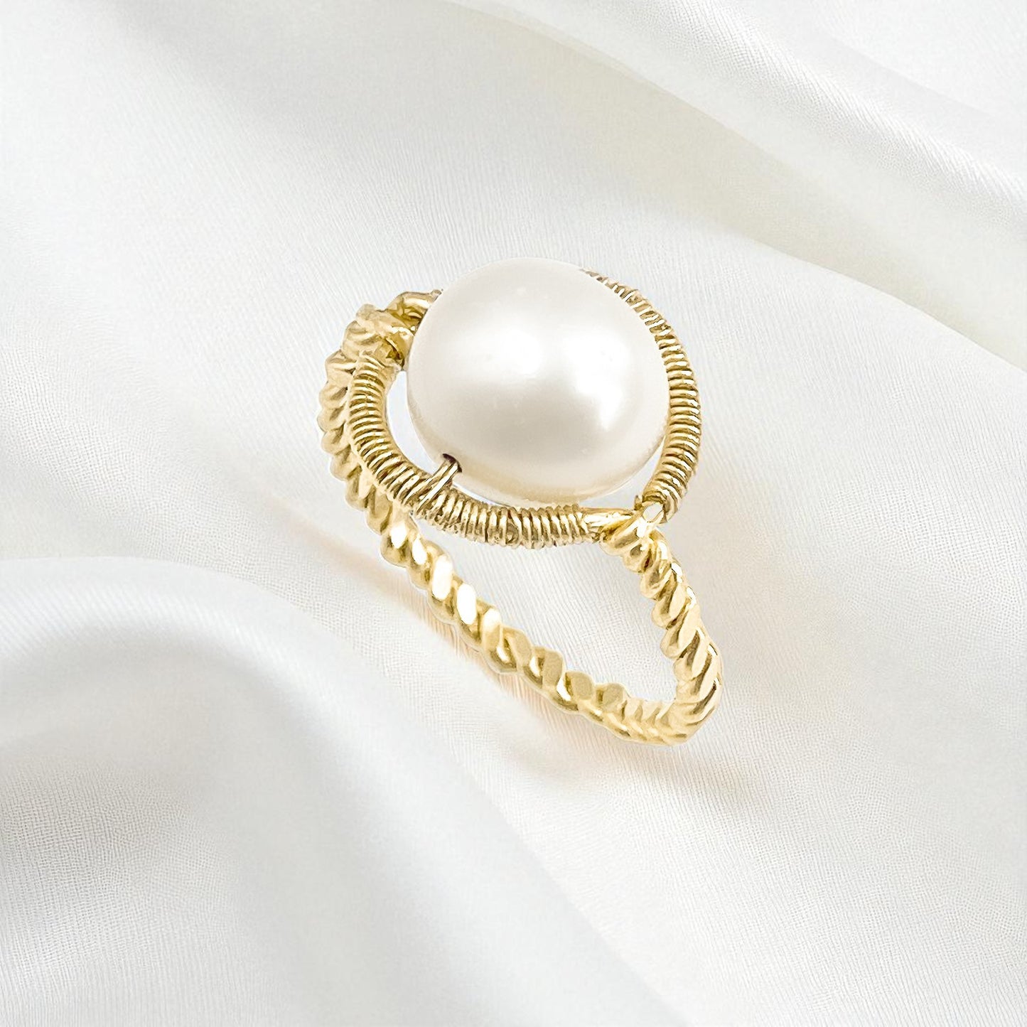 Freshwater Pearl Twisted Band Ring