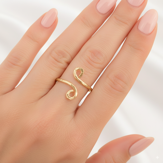 Gold Simple Swirl Ring