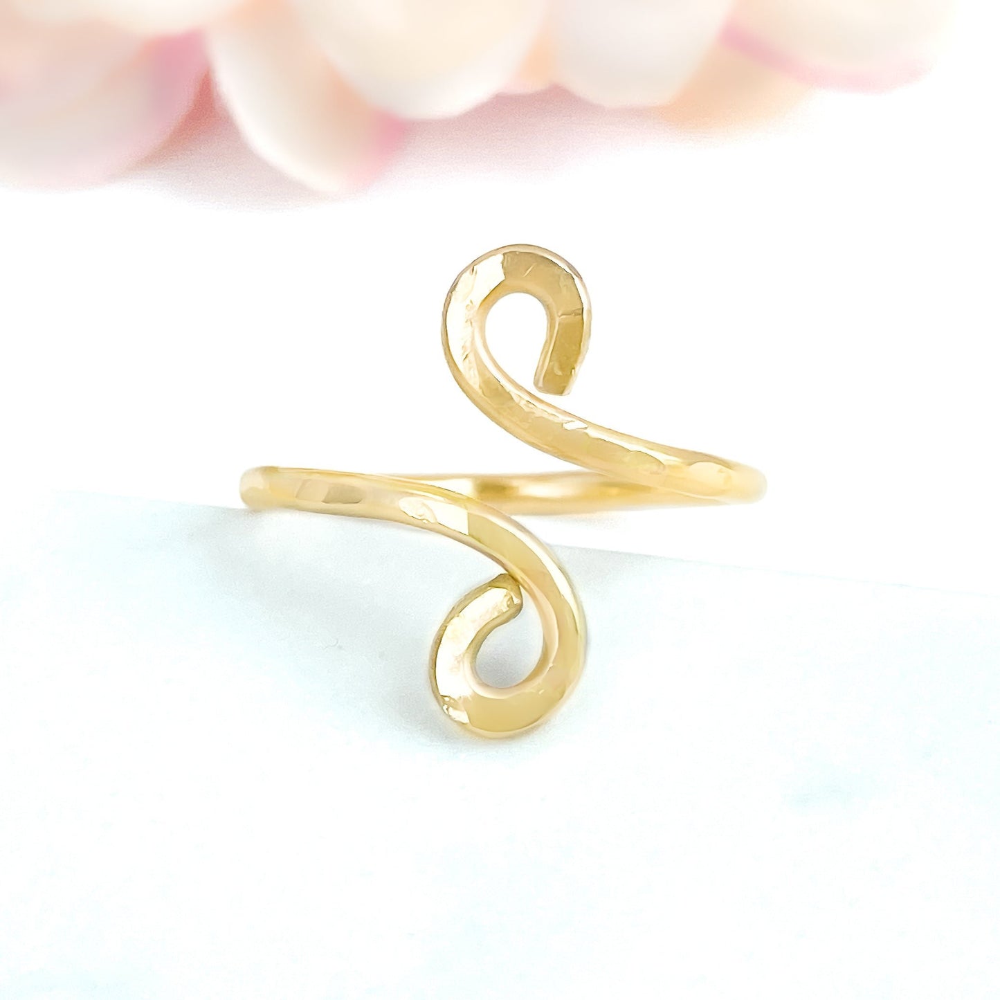 Gold Simple Swirl Ring