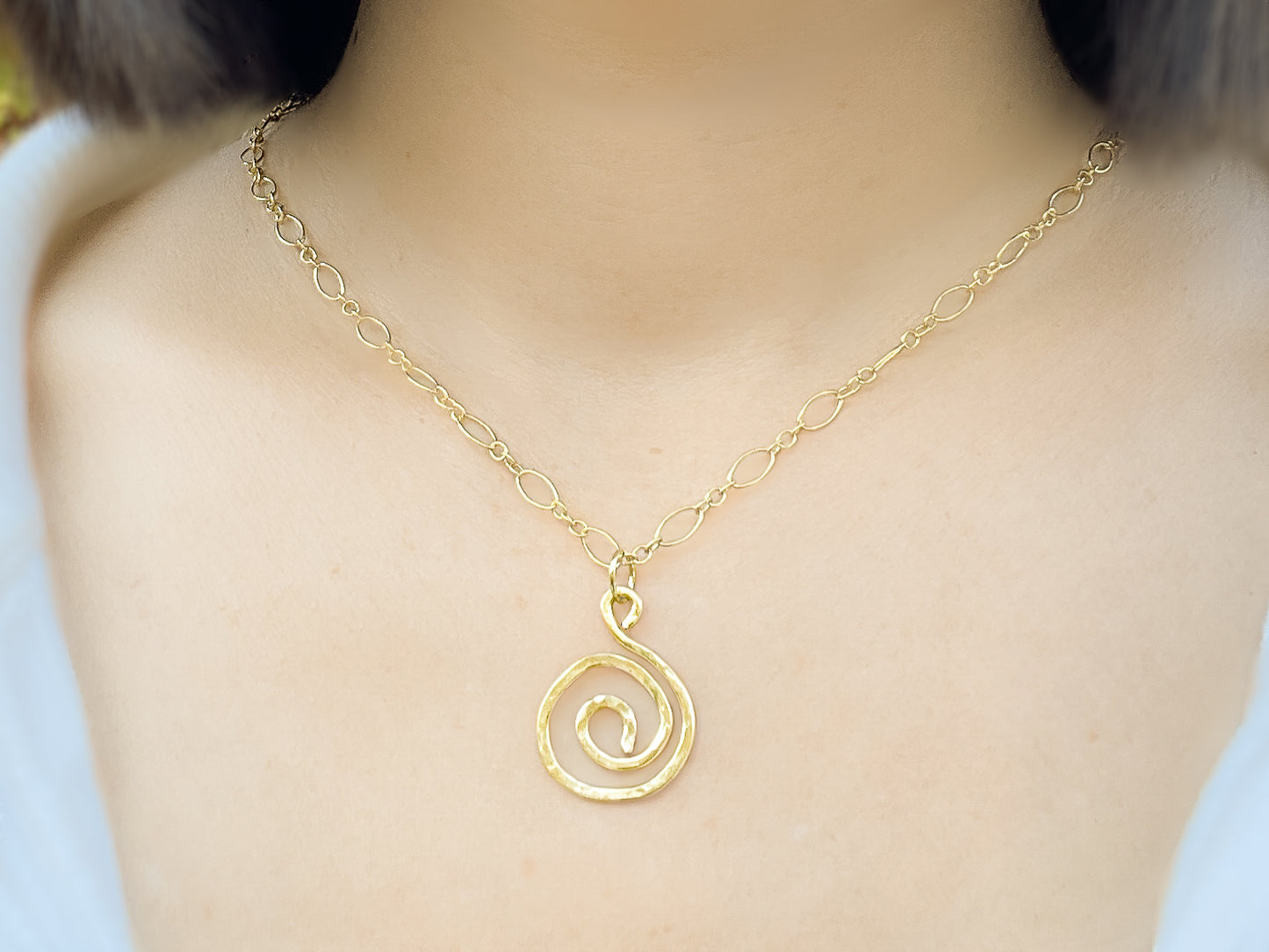 Gold Swirl Pendant Necklace