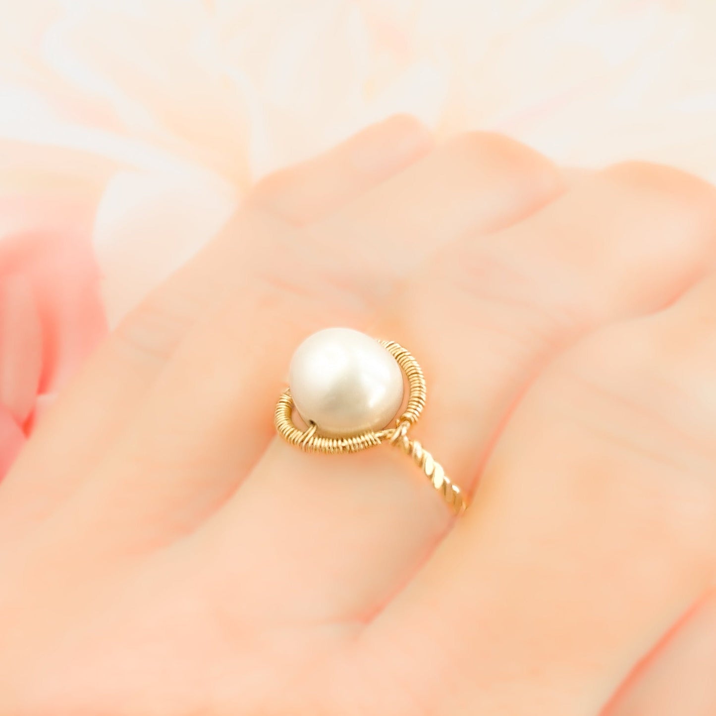 Freshwater Pearl Twisted Band Ring